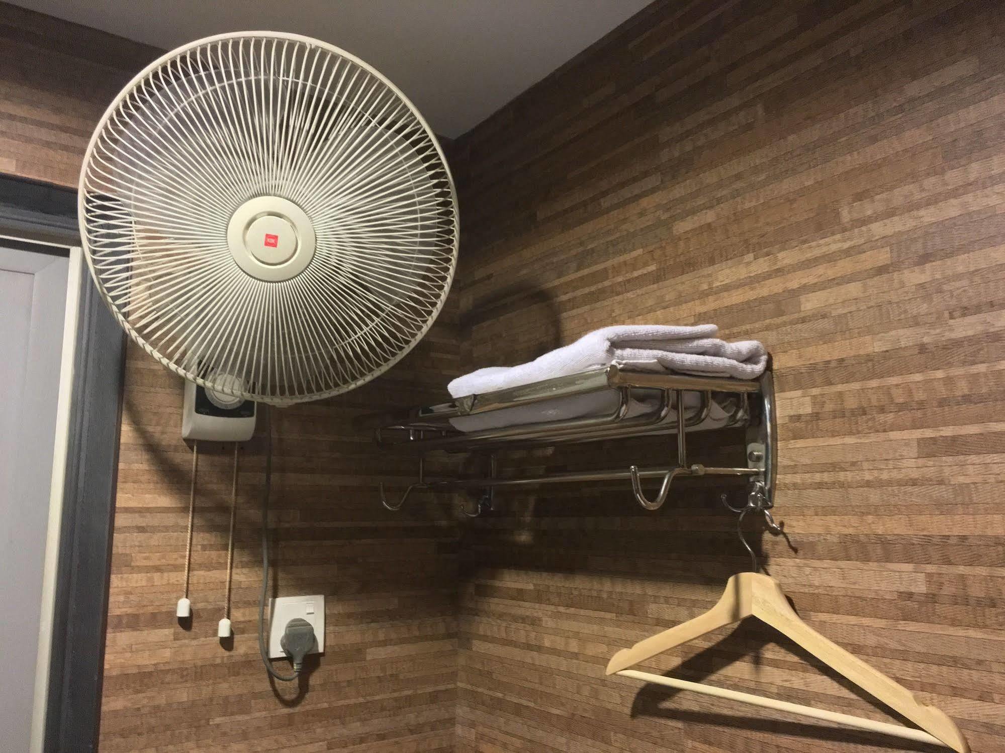 ทาเล้นท์ มอร์เตอร์ พาร์ค โฮเต็ล Motel กลัง ภายนอก รูปภาพ