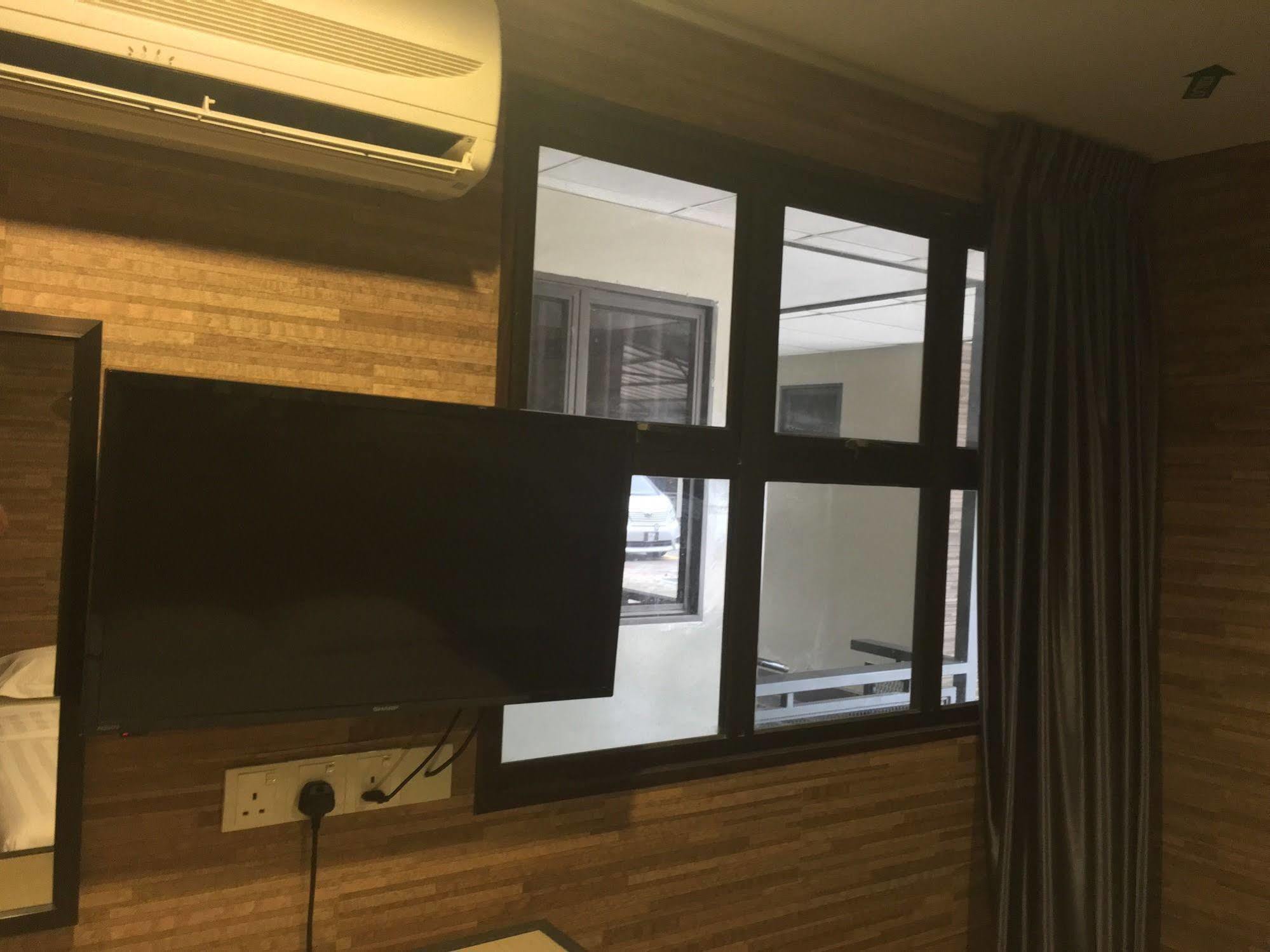ทาเล้นท์ มอร์เตอร์ พาร์ค โฮเต็ล Motel กลัง ภายนอก รูปภาพ